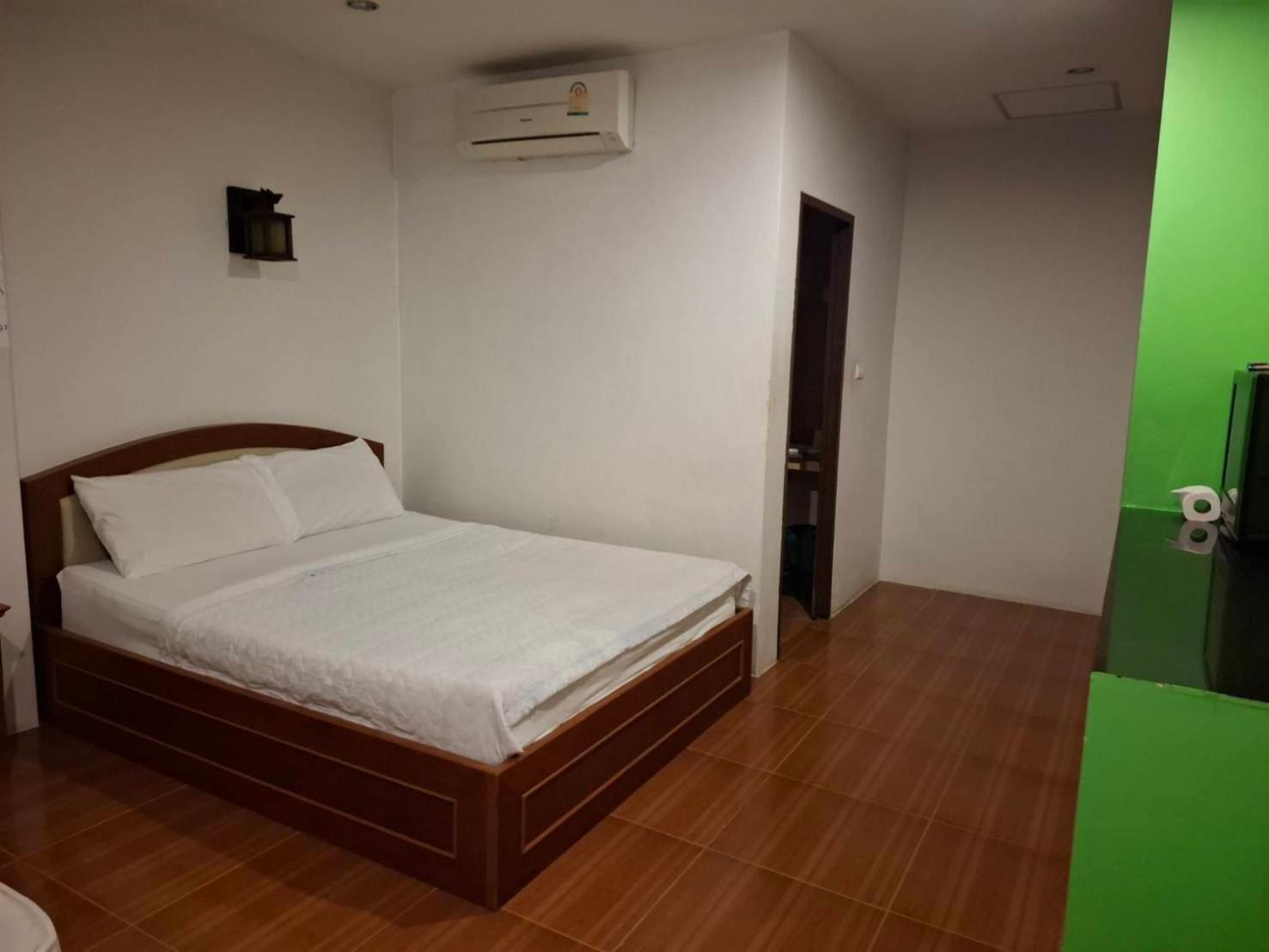 Bank Guesthouse Haad Rin Exterior photo